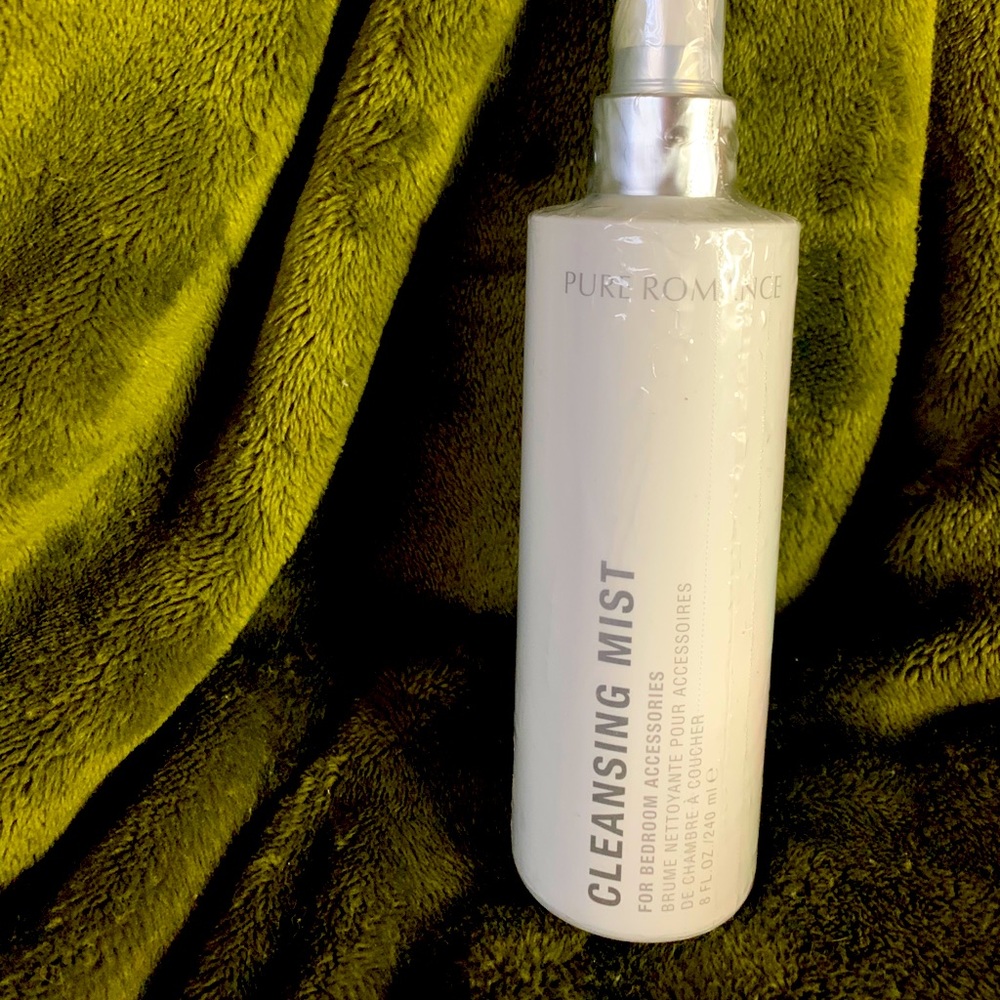 Cleansing mist